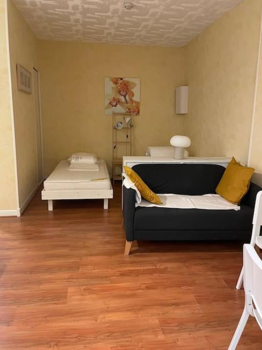 Studio N•2 Avec Patio En Plein Coeur De La Ville Bagnères-de-Bigorre المظهر الخارجي الصورة