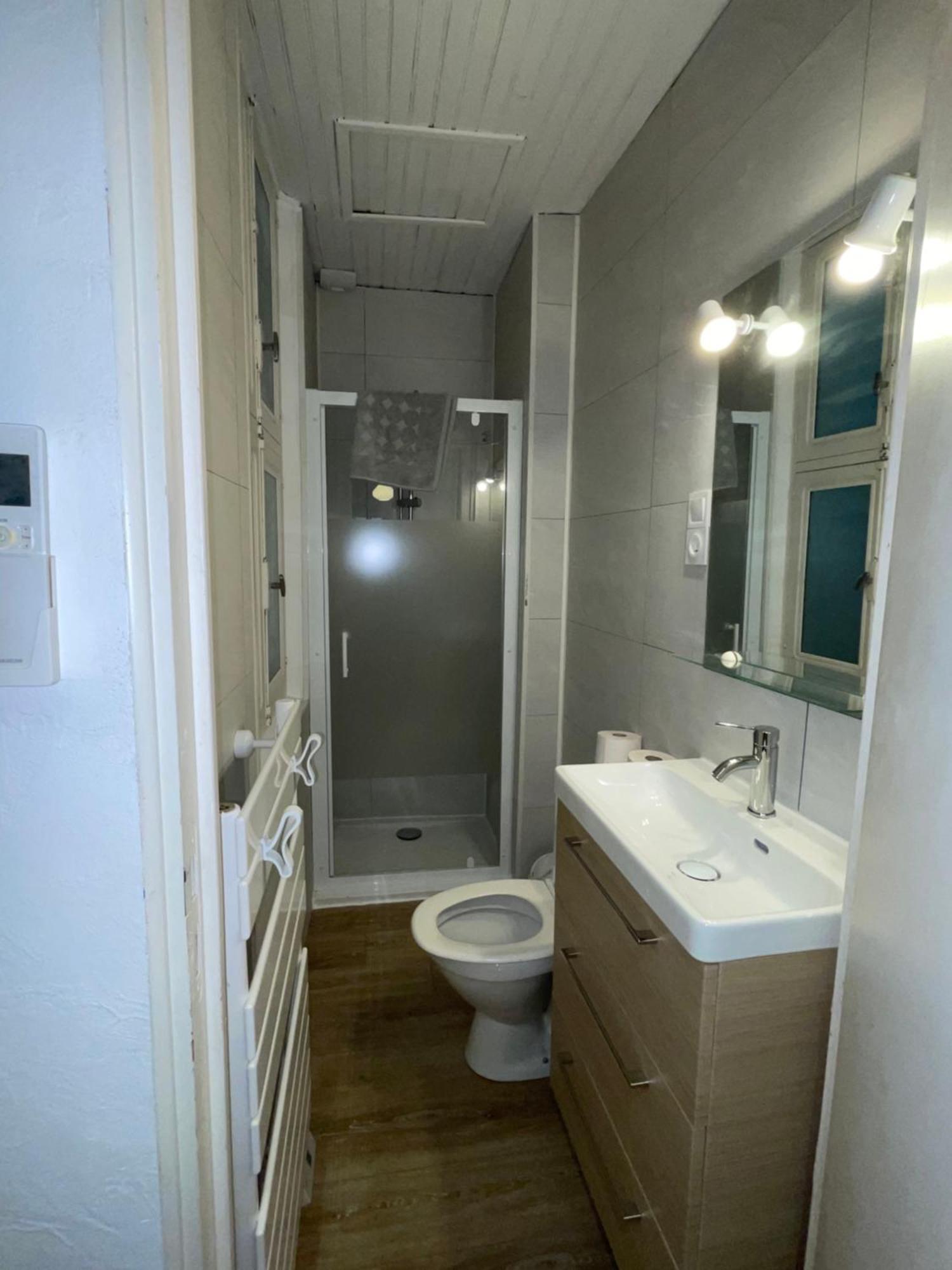 Studio N•2 Avec Patio En Plein Coeur De La Ville Bagnères-de-Bigorre المظهر الخارجي الصورة