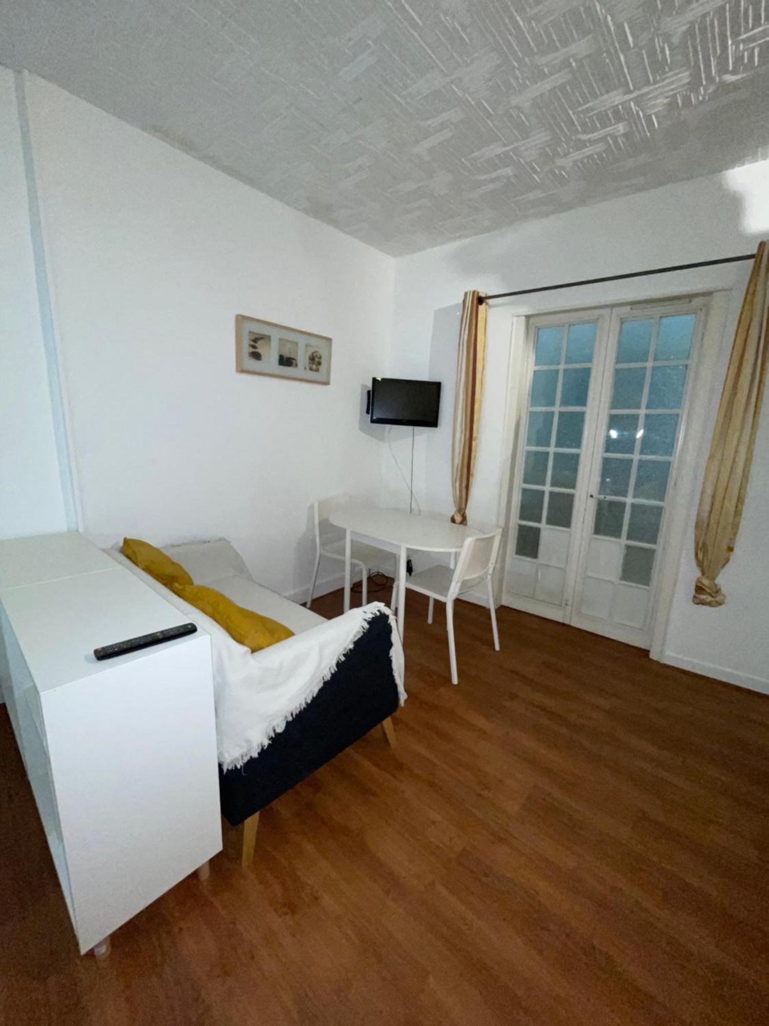 Studio N•2 Avec Patio En Plein Coeur De La Ville Bagnères-de-Bigorre المظهر الخارجي الصورة